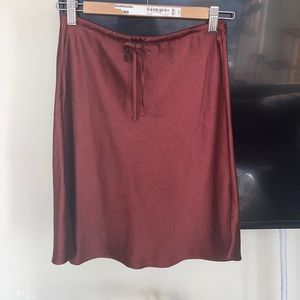 Never worn drawstring slip skirt, very 90’s!!